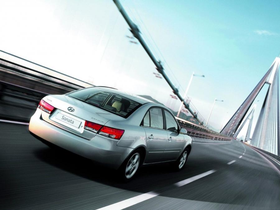  Hyundai Sonata 2004 года  (фото 6 из 58)